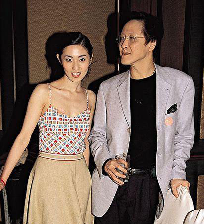 張玉珊曾與向華勝有過一段情。