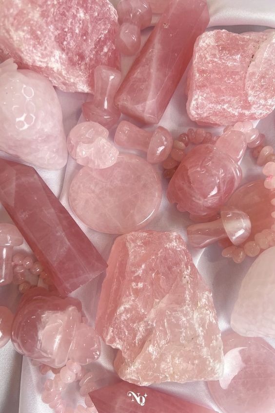 粉水晶可說是最受歡迎的招桃花水晶