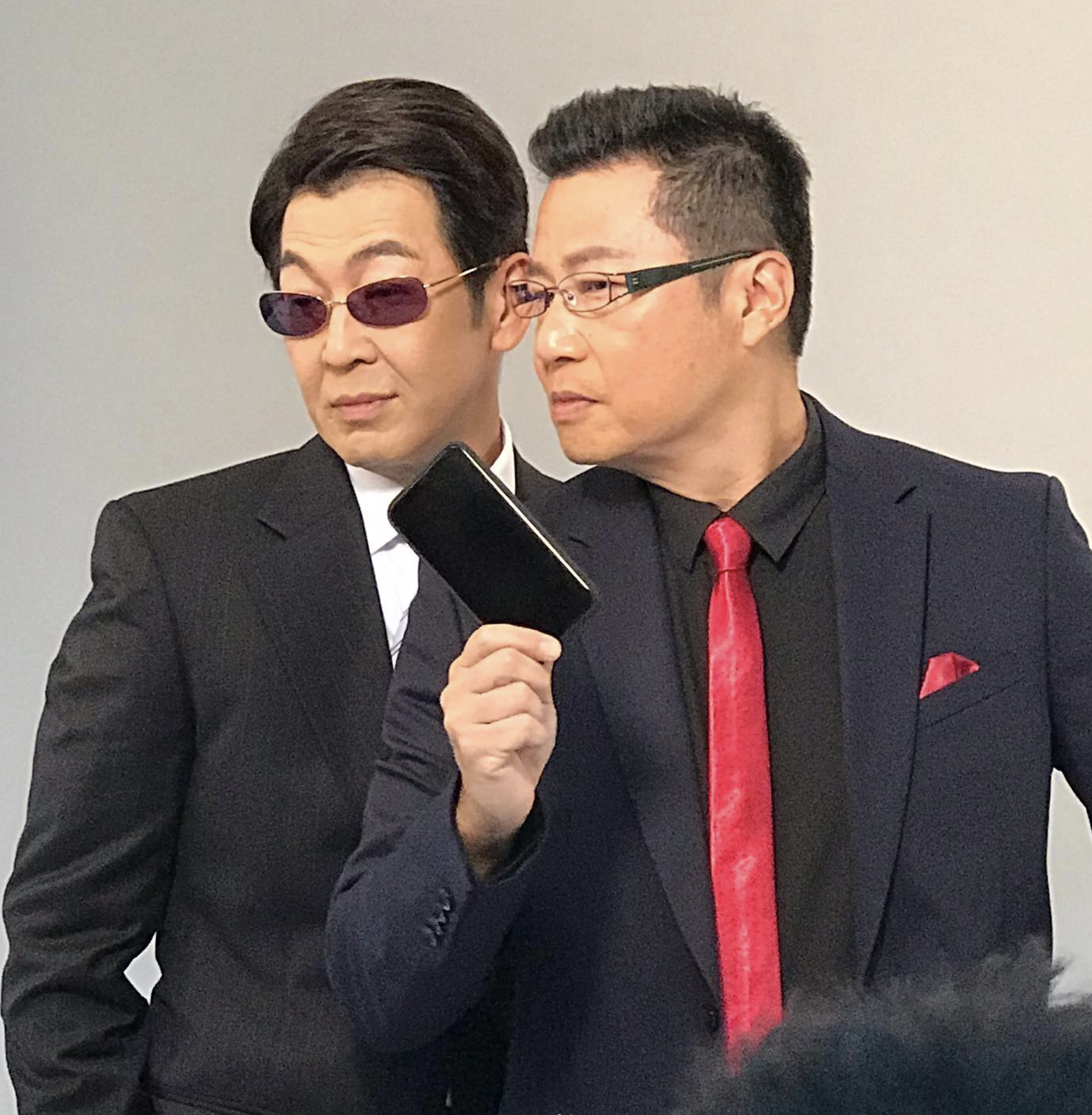 不過近年鄭子誠的角色也有嘗試由奸變忠,漸漸洗脫「御用奸角」的形象。