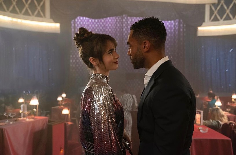 《Emily in Paris》第二季Emily與Alfie開始發展認真關係