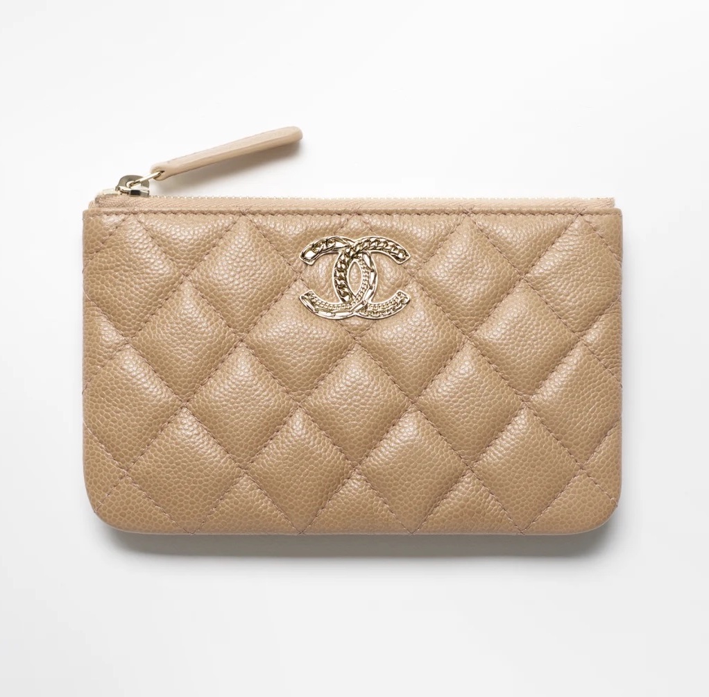 Chanel 粒紋小牛皮 細號手提包 $4,200