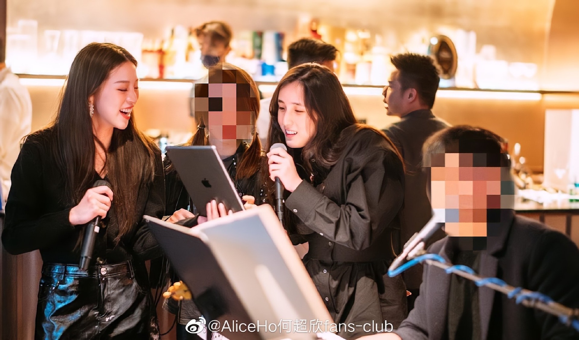 何超欣在原相機零濾鏡之下依然清秀脫俗。