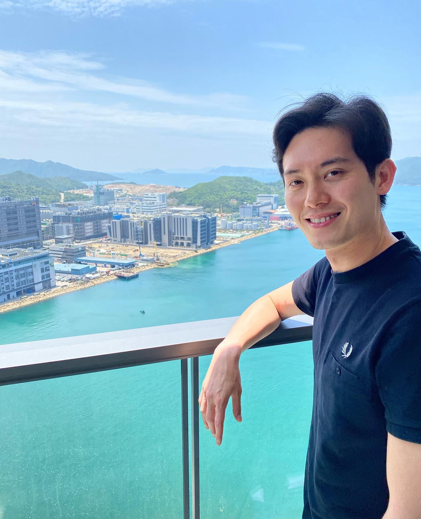 盛勁為好高大。