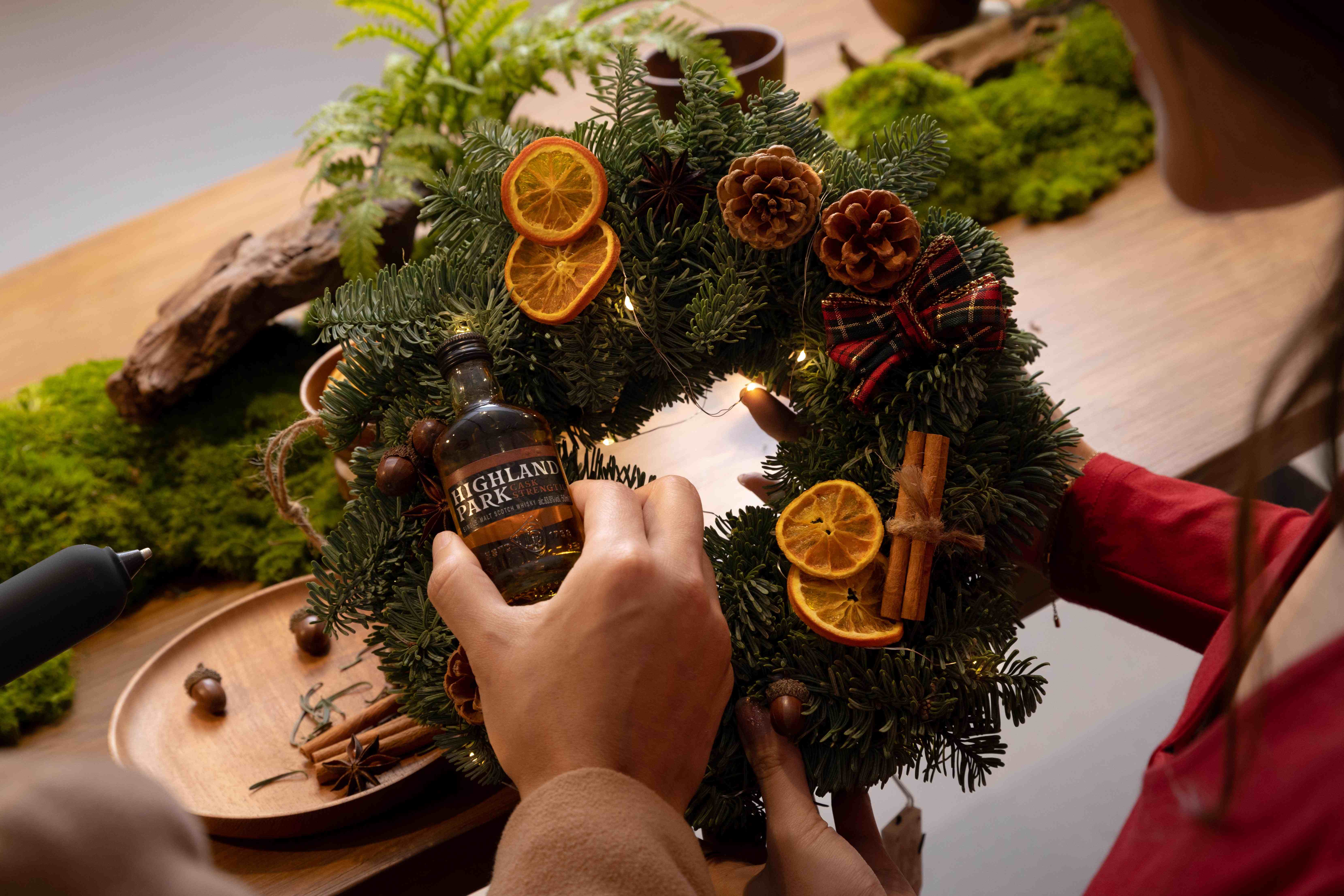 Highland Park 聖誕花環工作坊