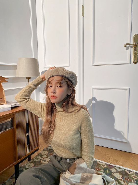 不論是長臉，圓臉及方臉的女生都適合配戴貝雷帽。