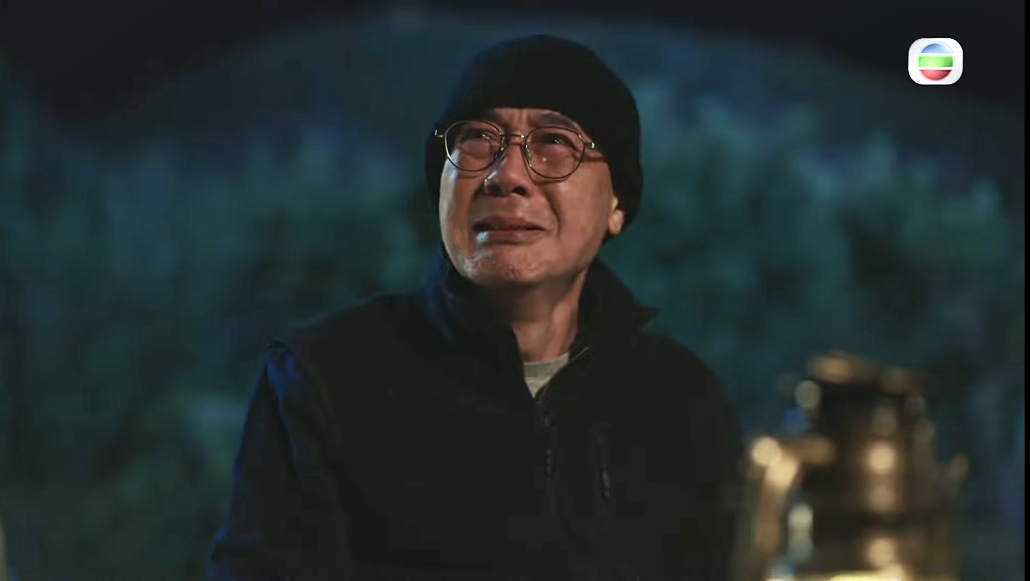 李成昌在一場1分25秒的獨角戲中,將情緒由乾笑自嘲演變至自責痛哭。