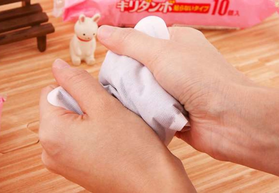 暖包要貼對位置。