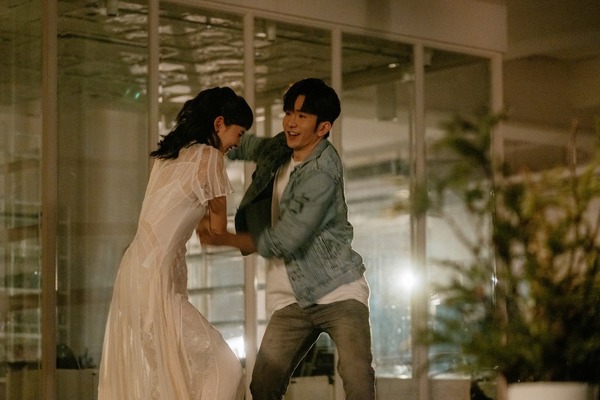 Anson Lo更自爆有場浴室戲,需要兩人赤膊上陣。