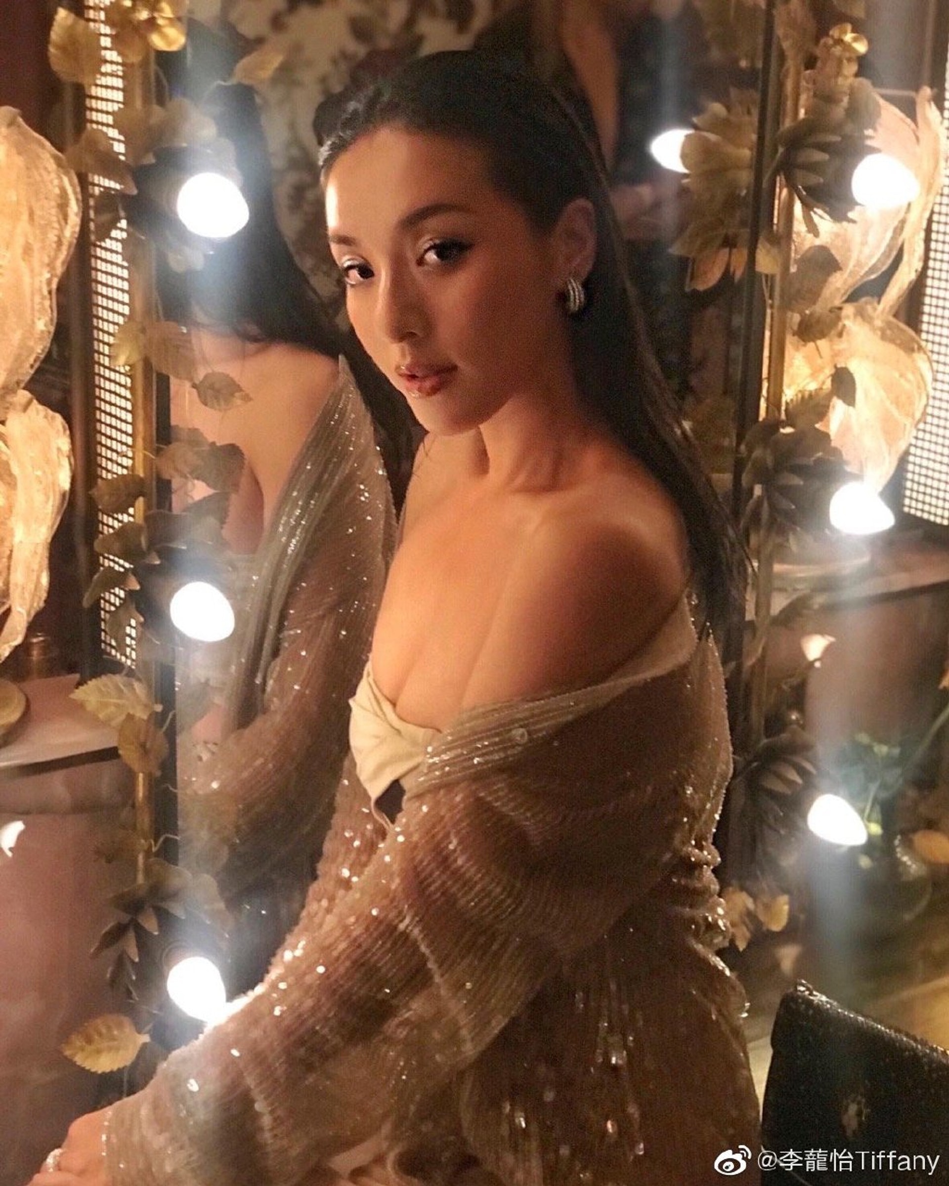 李蘢怡以一身中東造型現身。
