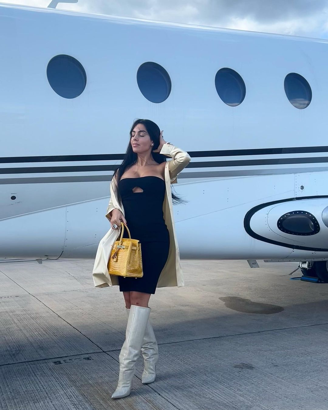 喬治娜經常在社交平台炫富。