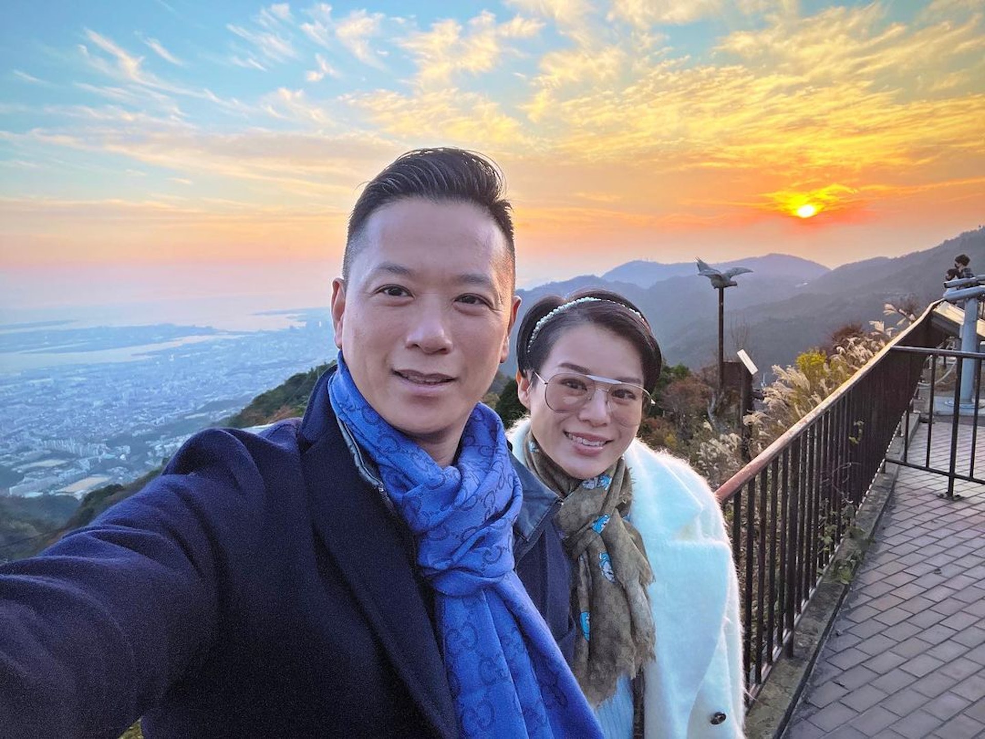 胡杏兒與老公李乘德去日本旅行。