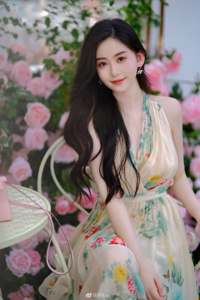 黃曉明的緋聞女友葉珂。