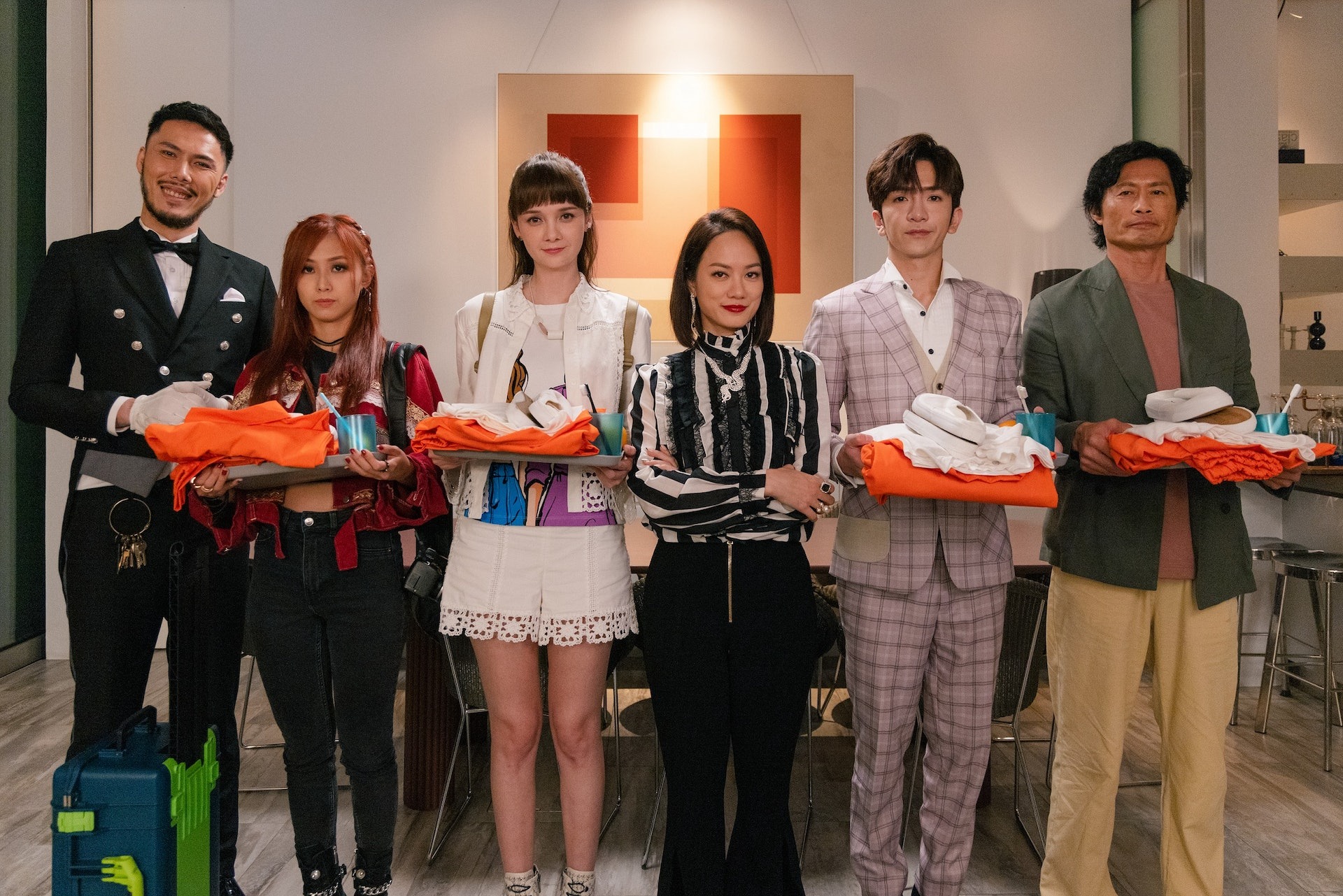 《百萬同居計劃》劇情講述一班不同背景的人,為爭奪100萬獎金而展開為期半年的同居生活。