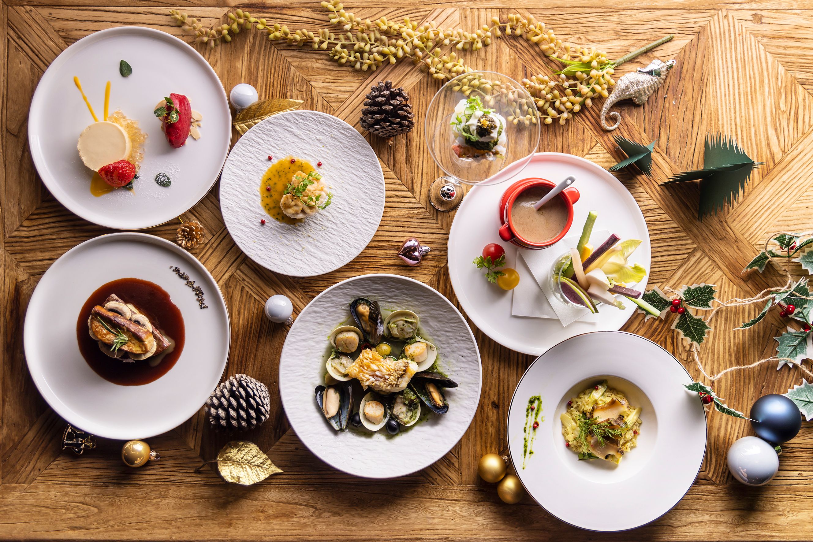 特意推出了六道菜的聖誕午市限定菜單。