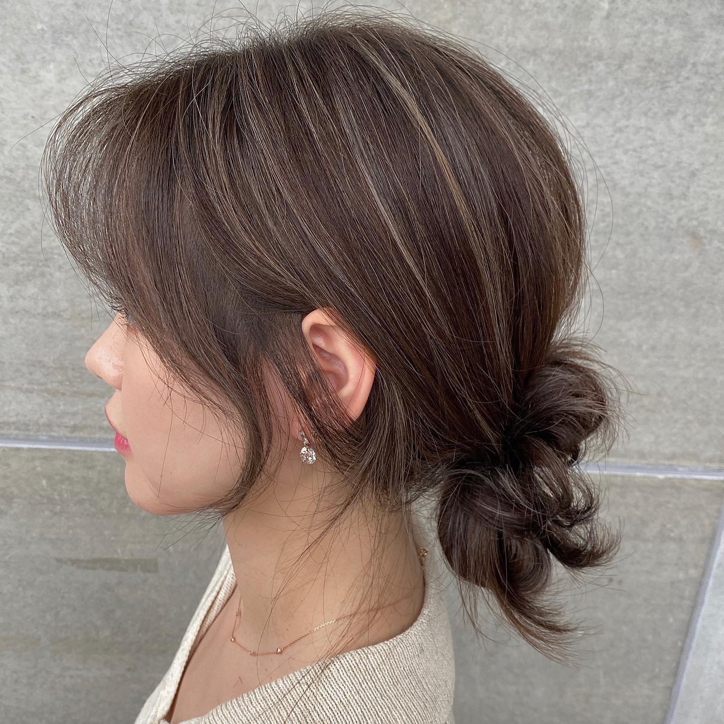 優雅盤髮低丸子頭