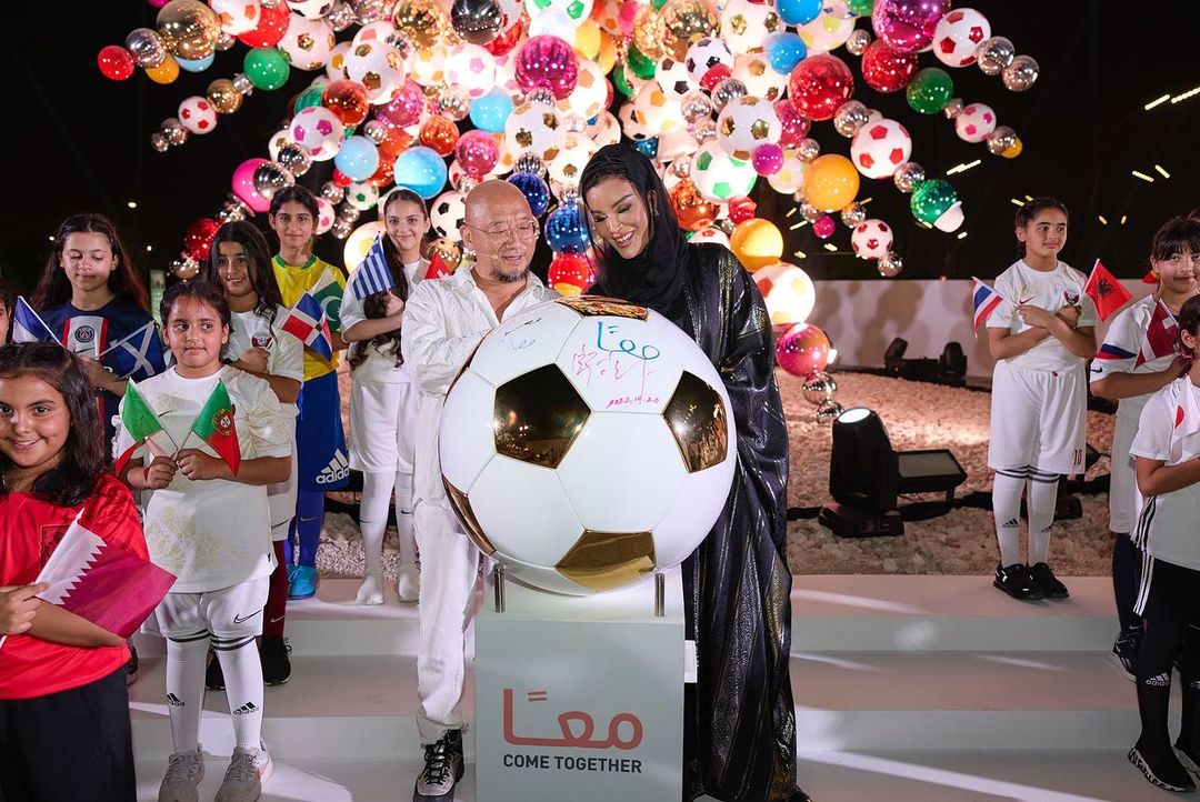 卡塔爾太后謝赫穆扎(Sheikha Moza bint Nasser)亦一樣成為焦點,她的政治手腕、逆襲故事的精彩程度不比足球賽事低!