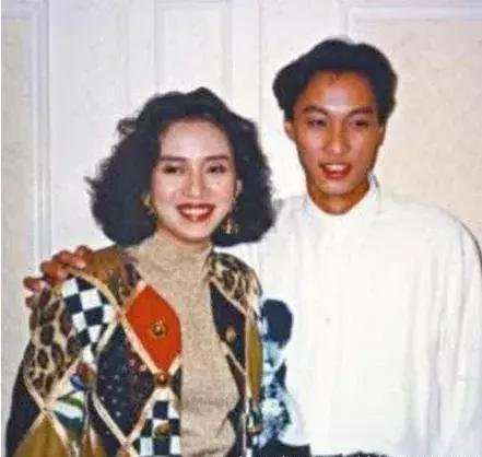 新秀入行成為梅艷芳徒弟