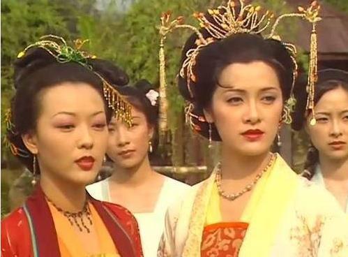 跑龍套5年路人甲做起