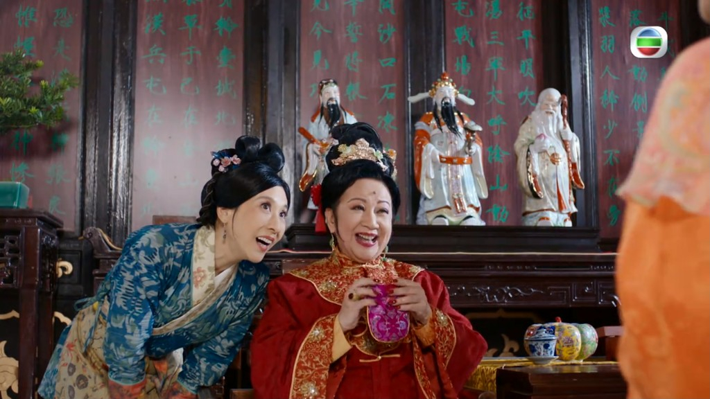 一連八集的《黃金萬両》講述兄弟之間為爭奪家傳之寶,時而吵鬧時而和好的故事。