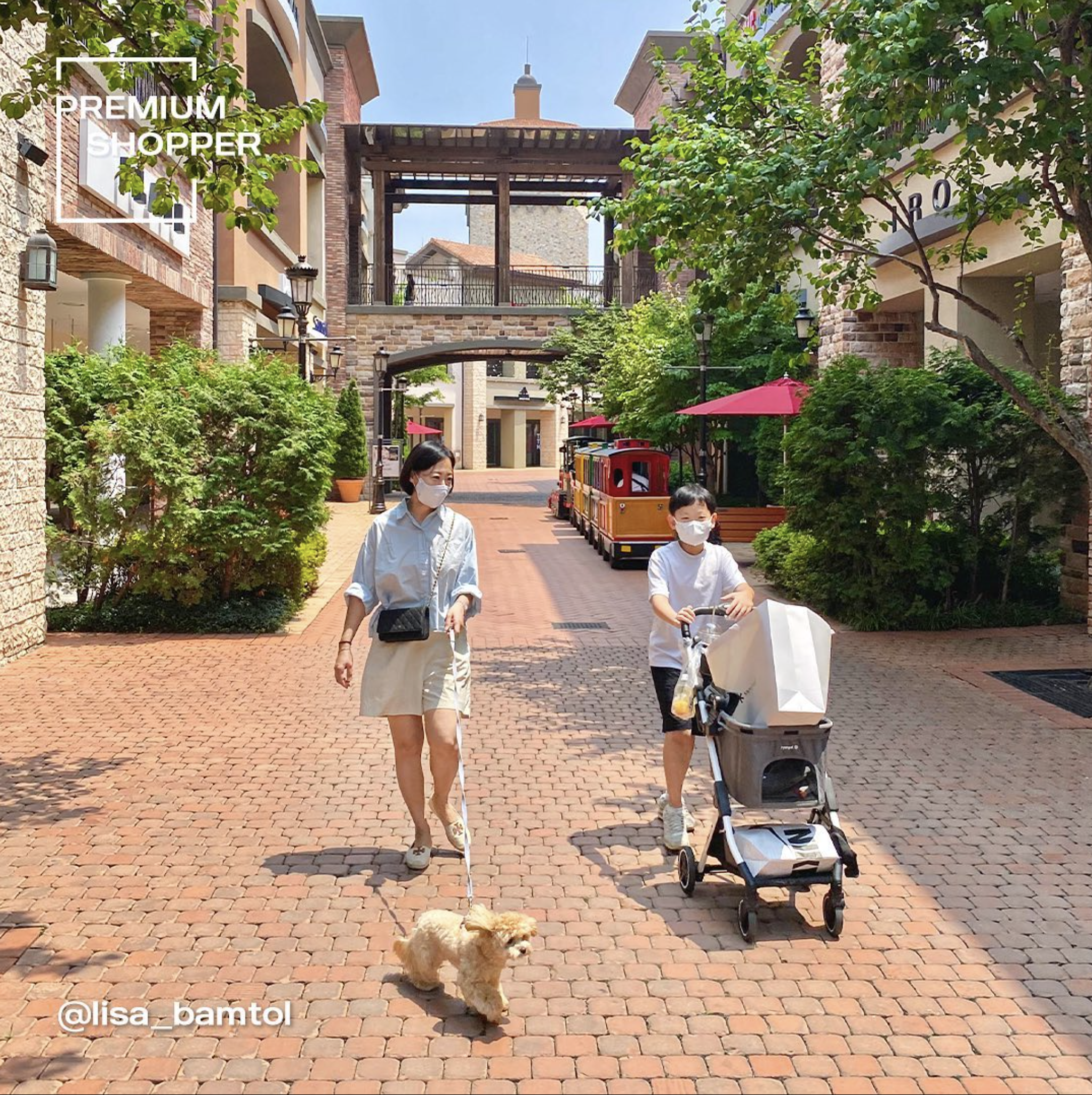 坡州Premium Outlet設計闊落之外，也連接戶外花園。