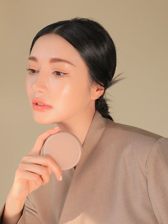 多做這幾個步驟就能擁有韓妹的通透自然妝效