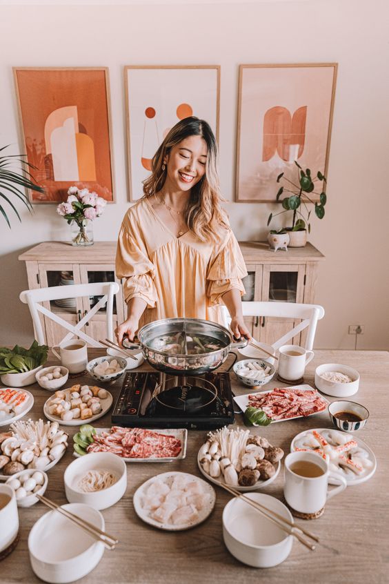 對食物湯底進行「挑三揀四」後，還要留意的就是進食順序。