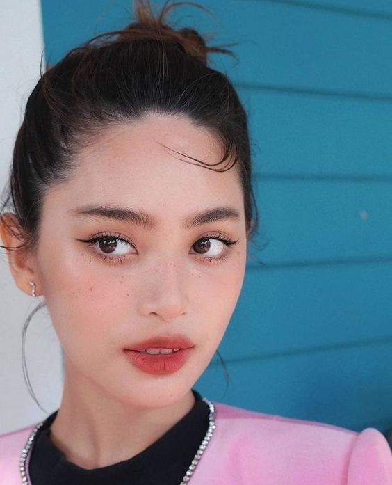 眉尾不要低於眉頭