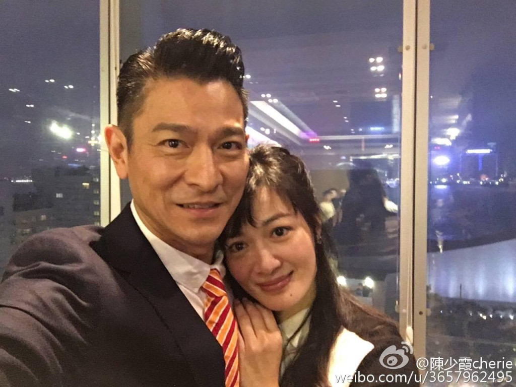 2020年在微博分享一張和劉德華的合照