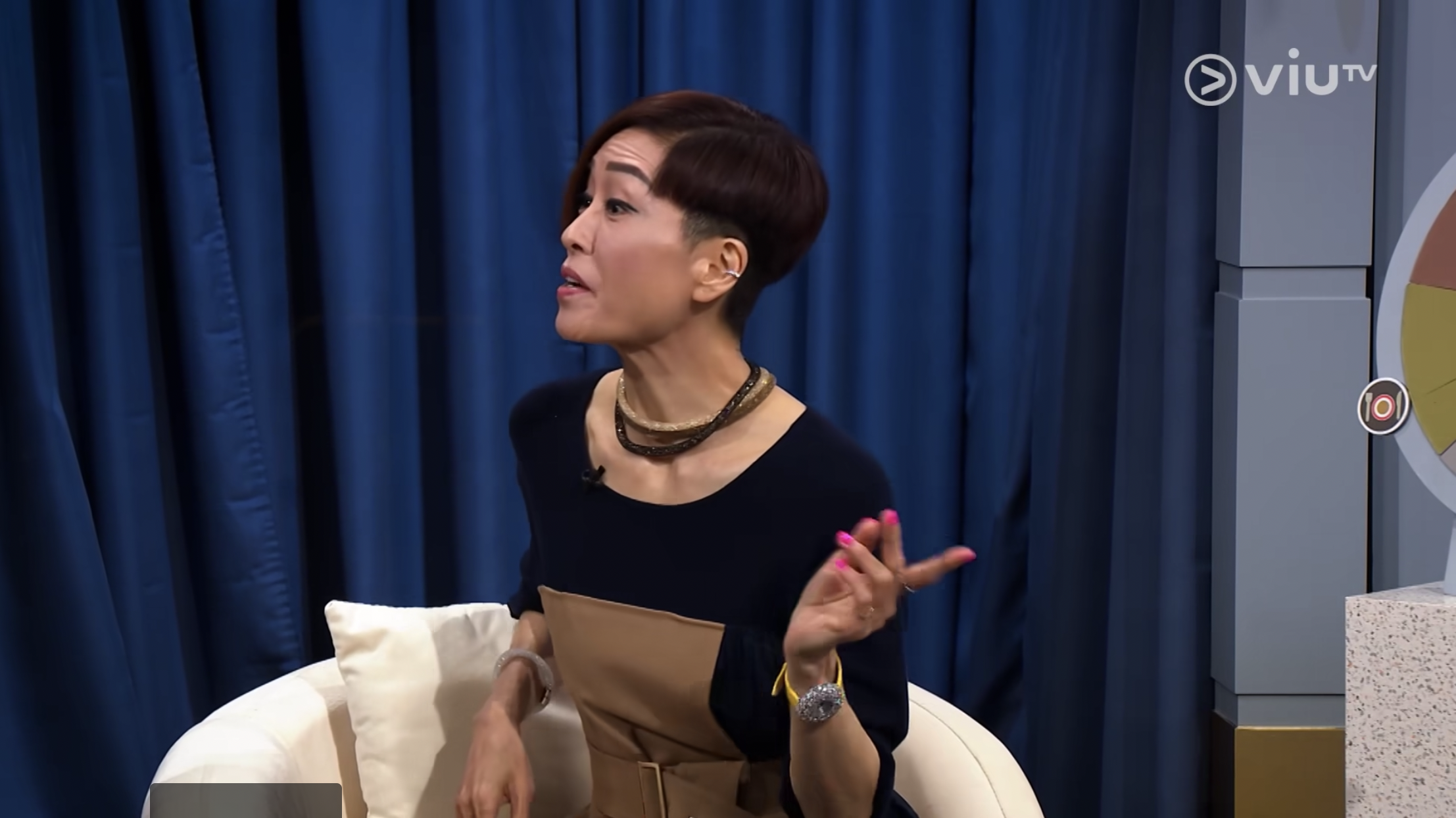 伍姑娘狂窒主持