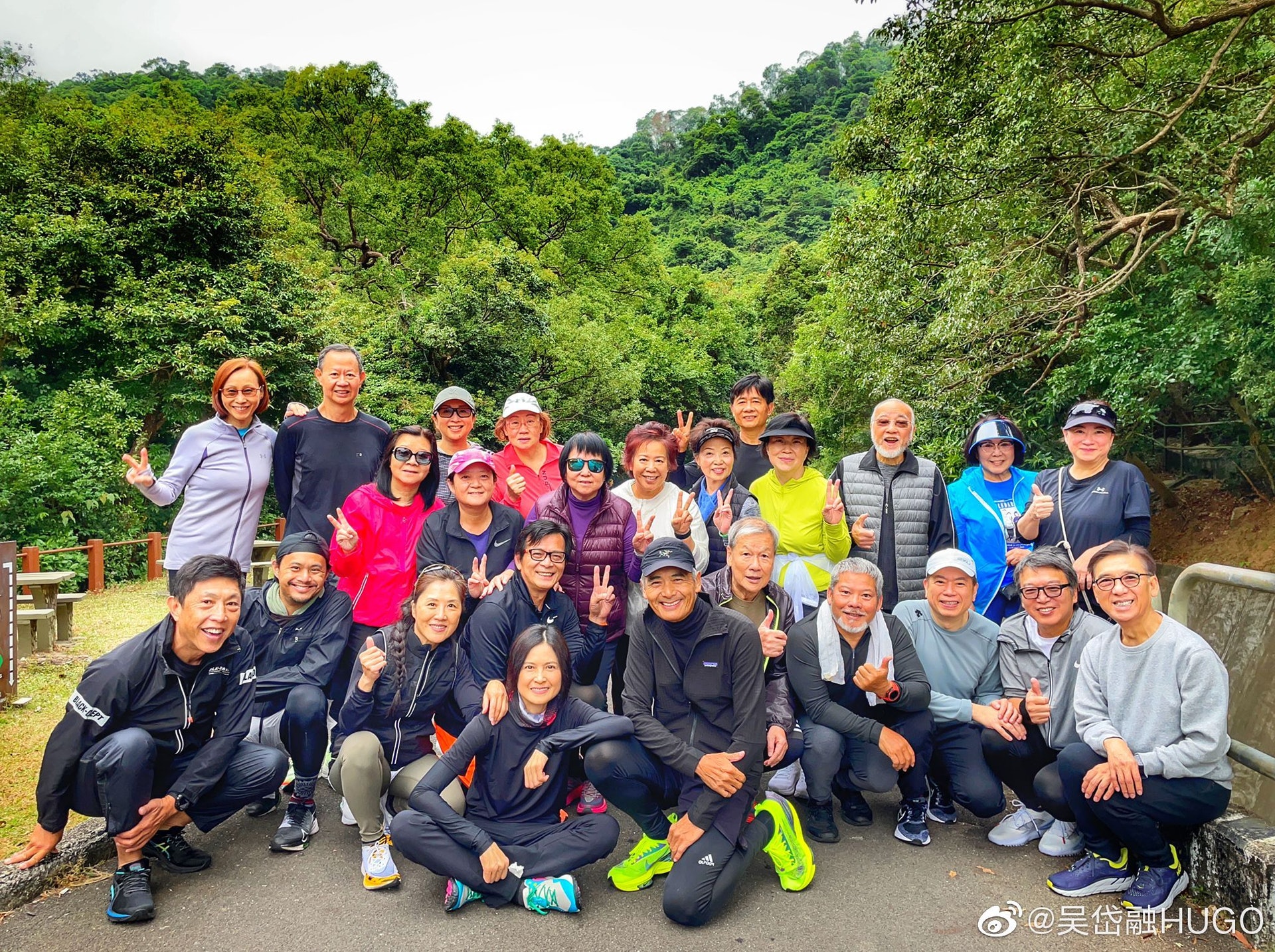 邵美琪加入了發哥明星行山團。