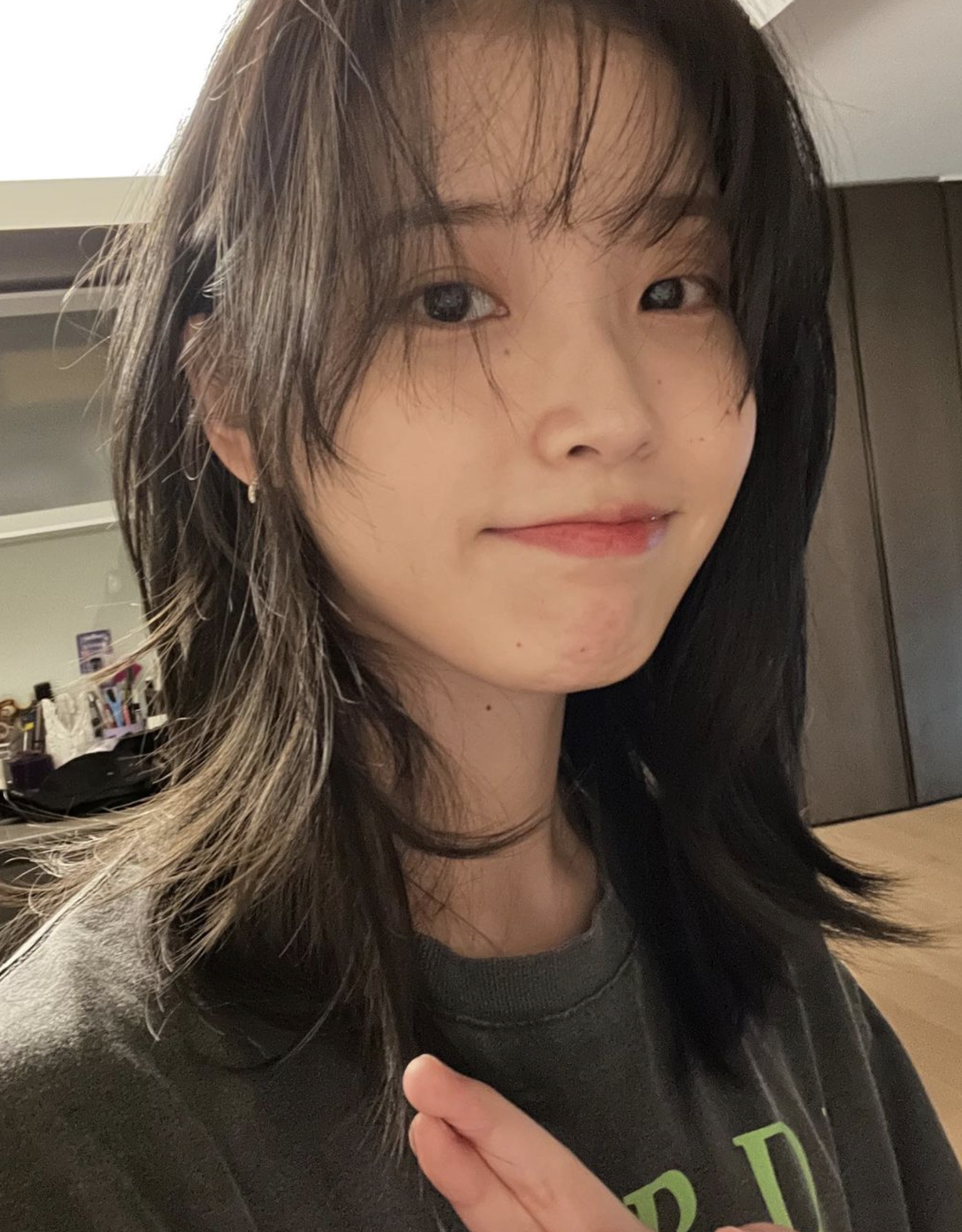 IU16歲就走紅，更被稱「國民妹妹」