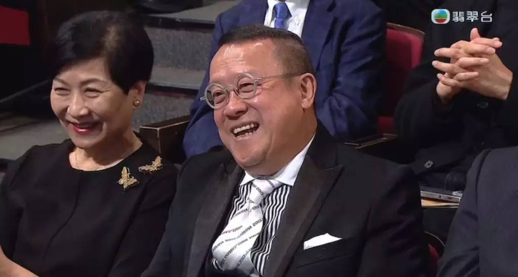 除了收視率下跌問題,近年TVB亦有大量資深藝人相繼離巢。