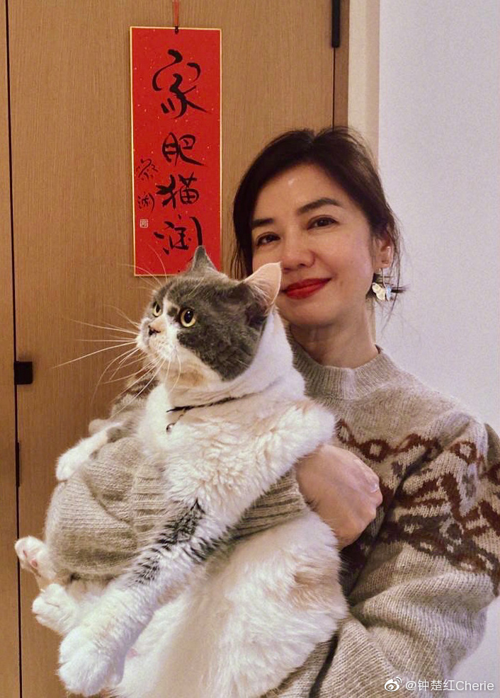 紅姑是一代女神，曾在80年代是最灸手可熱的花旦之一。