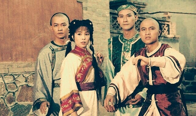 李岡原名為李全厚,後因公司覺得做演員名字就要夠響亮,便改了藝名為「李岡」。