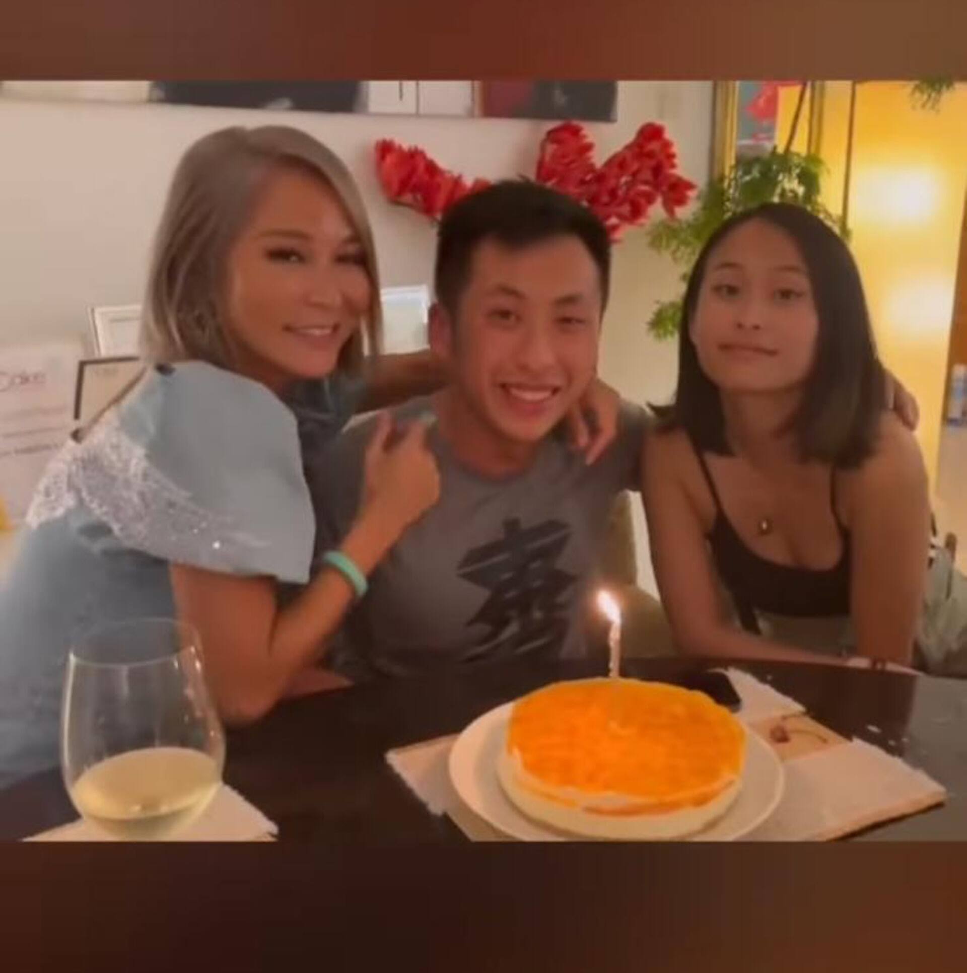 洗米嫂去年為周柏豪慶祝26歲生日。