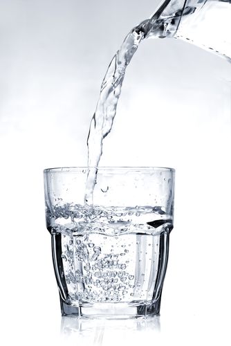 水參與了整個身體的循環,可以幫助人體的細胞與組織運作正常的生理機能。