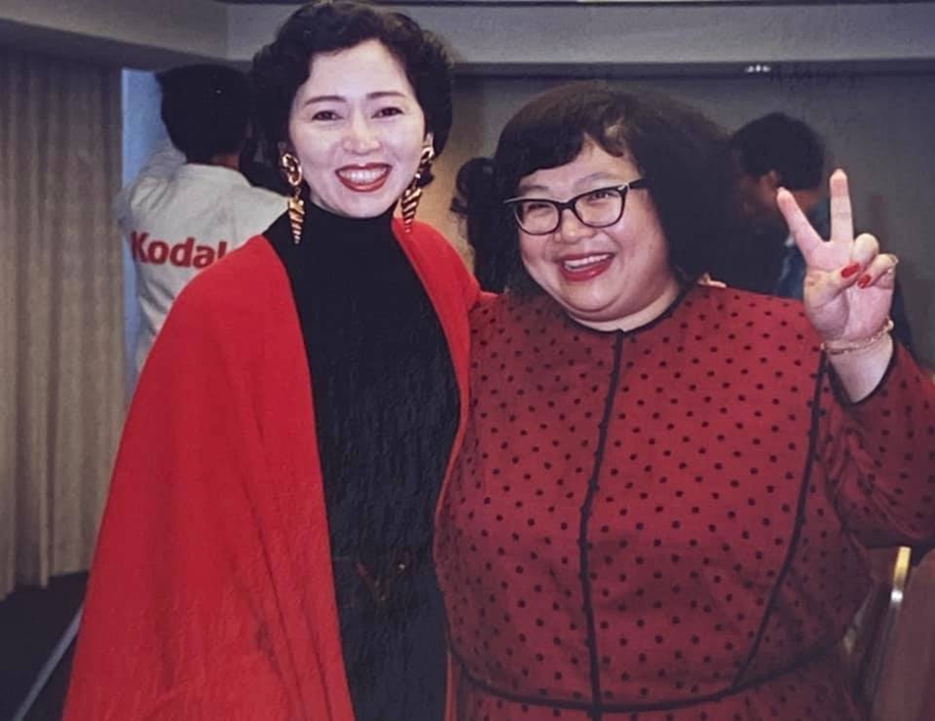 她更透露自己的護照上，姓氏依然是李（前夫李忠琛）。