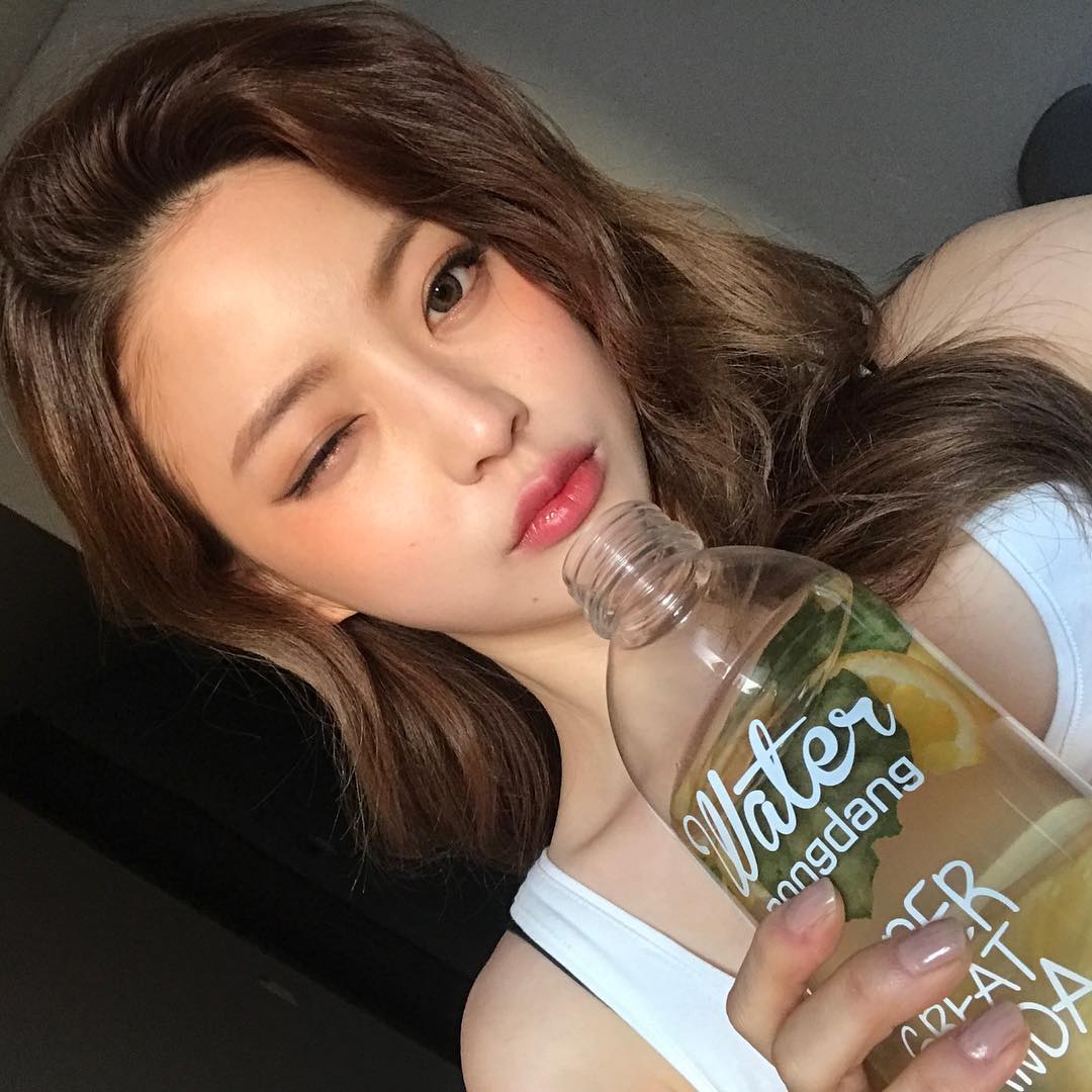 5招飲食法則：進食前先小口喝水