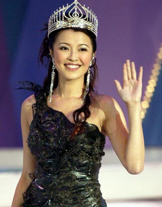 2002年港姐冠軍林敏俐當年由美國返港參選香港小姐