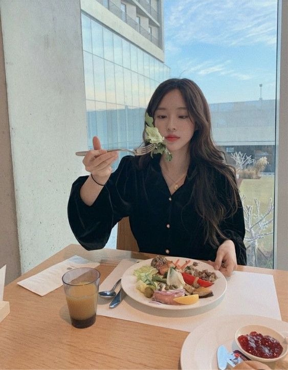 自信大方的個性