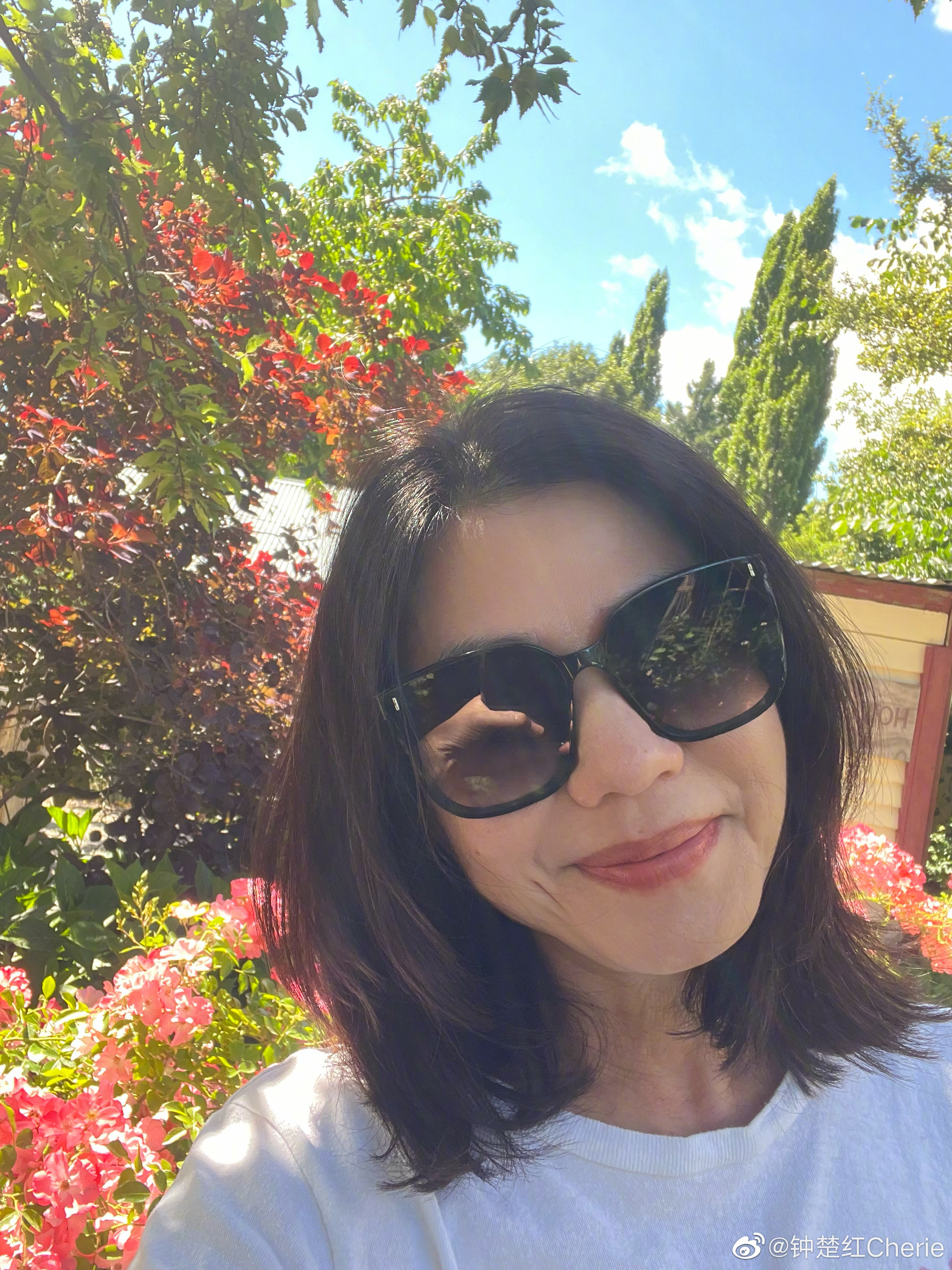 經過歲月沉澱，紅姑依然氣質不慢。