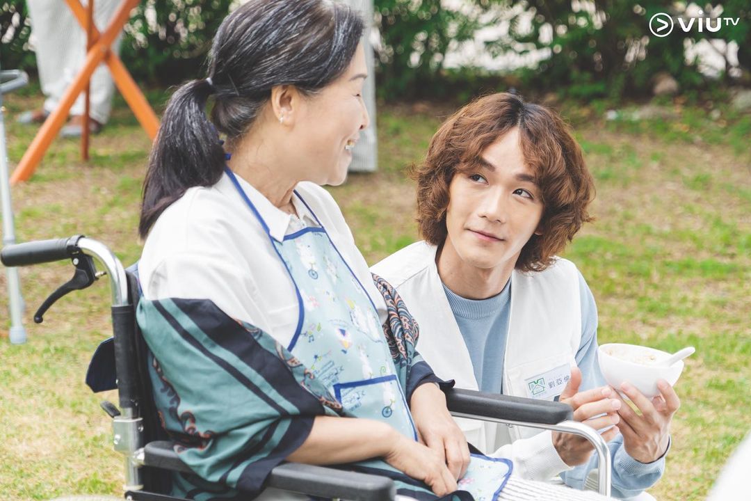 王智德在劇中飾演絕不說謊的社工,是位名副其實的「大誠實家」。
