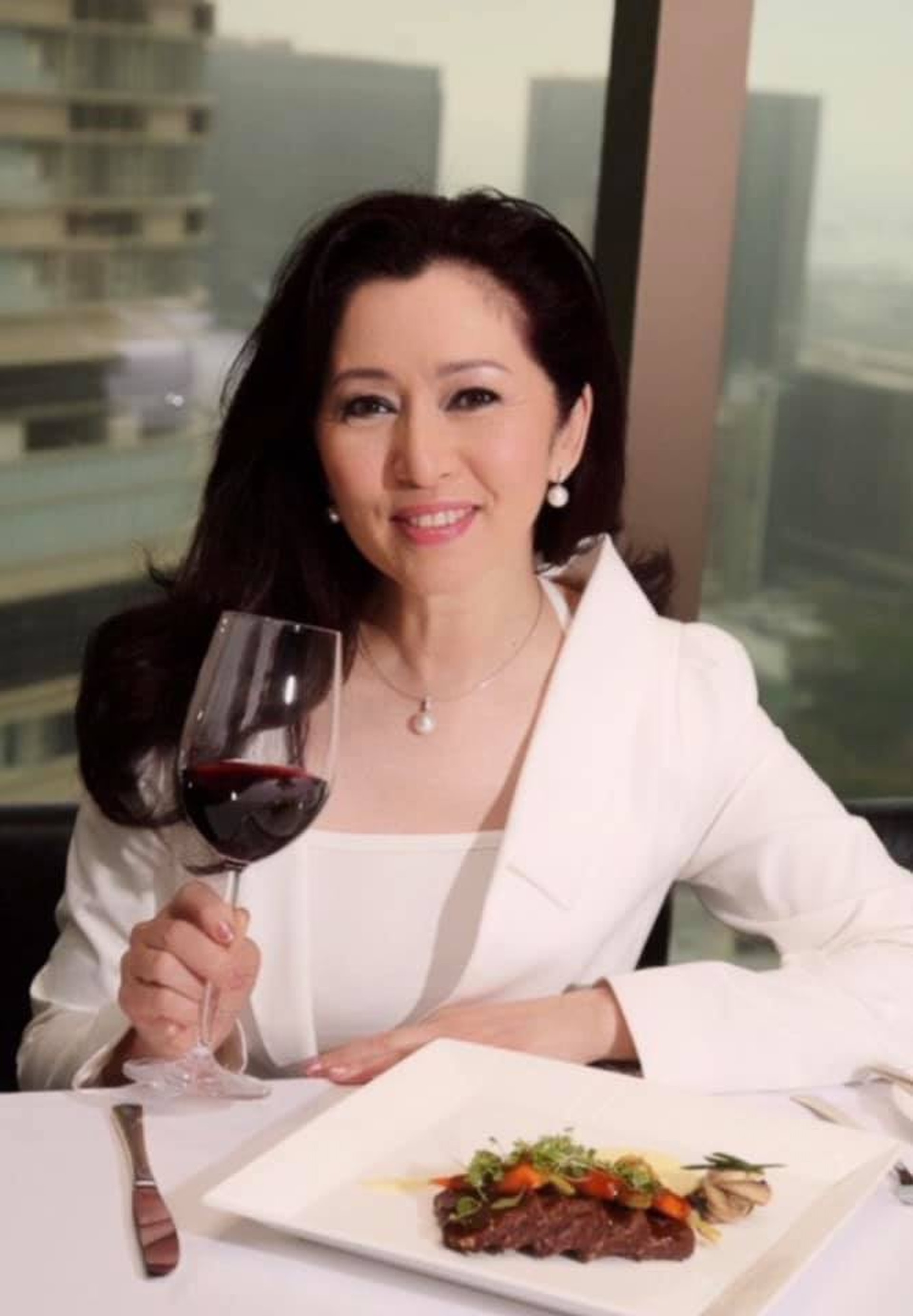 張瑪莉沒有放棄進修，先後讀工商行政管理和文藝。