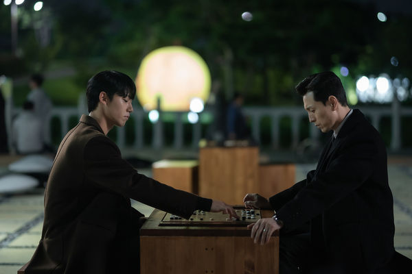 《黑暗榮耀》第二季劇透李到晛、鄭星一下圍棋對決。