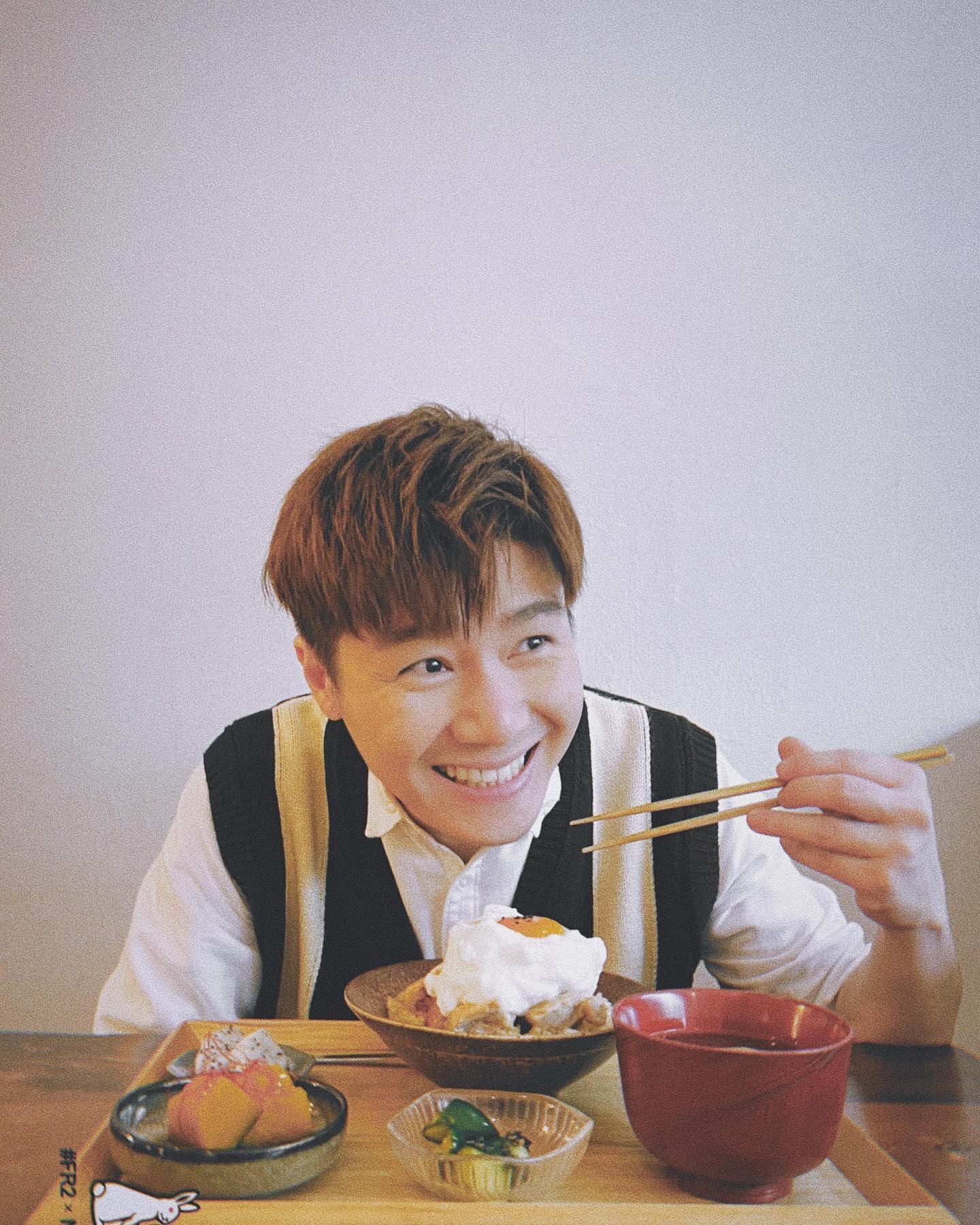 周奕瑋於名校喇沙書院畢業