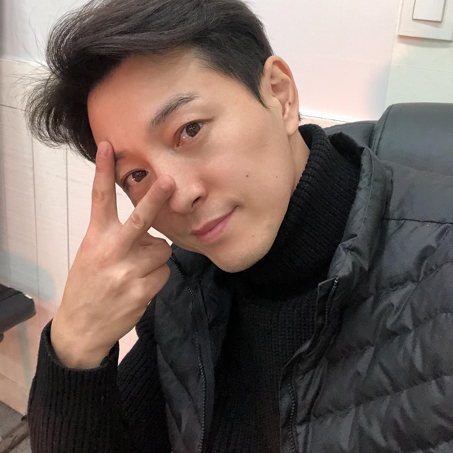 鄭成日是舞台劇演員出身,用10年時間在舞台劇界默默耕耘。