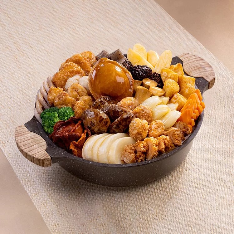 富豪酒店「上珍菌原隻素鮑齋盆菜」