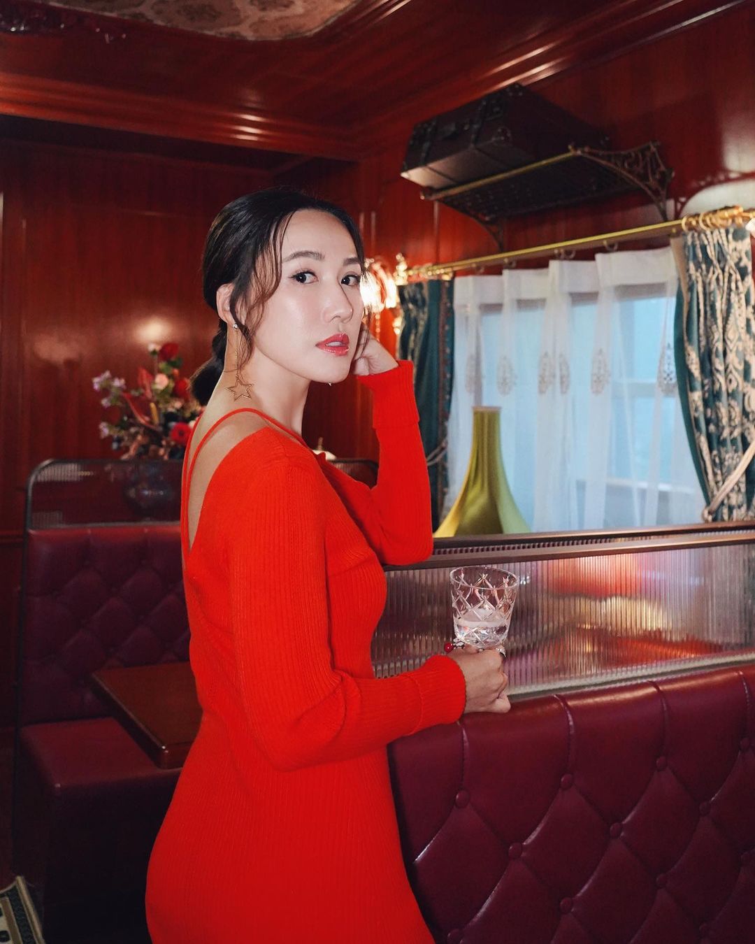 水瓶座名人代表李施嬅