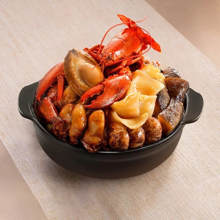 富豪酒店「原隻三頭鮑魚龍蝦盆菜」