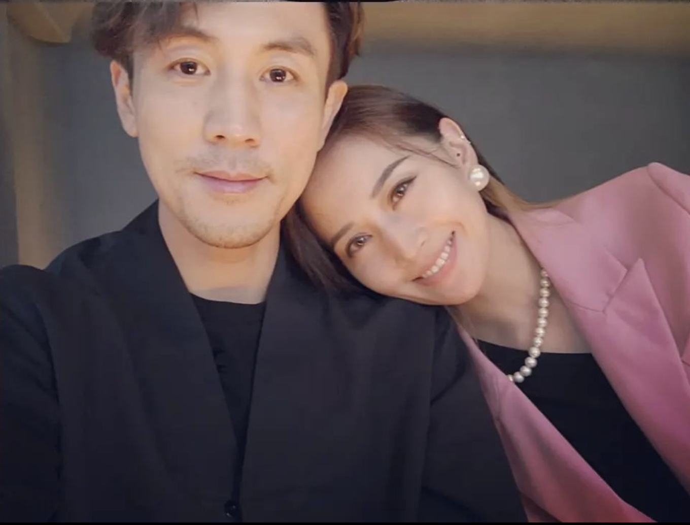 上屆TVB視帝譚俊彥與太太任祉妍結婚8周年